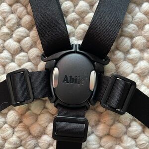 (PART VC) MAGNETIC 3/5 POINT SAFETY HARNESS - BEYOND JUNIOR® Y CHAIR